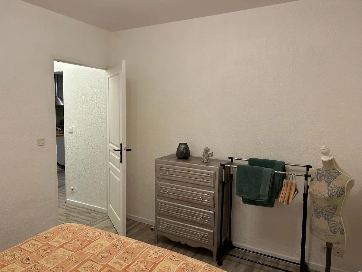 Jolie Villa Independante Climatisee 3 Chambres Tout Confort 6 Couchages, Piscine Chauffee 4 X 8 Disponible Selon Meteo De Mai A Fin Septembre, Jacuzzi 4 Places, Boulodrome Eclaire, Ping-Pong, Wifi, Proche Commerces Animaux Domestiques Sur Demande Bretenoux