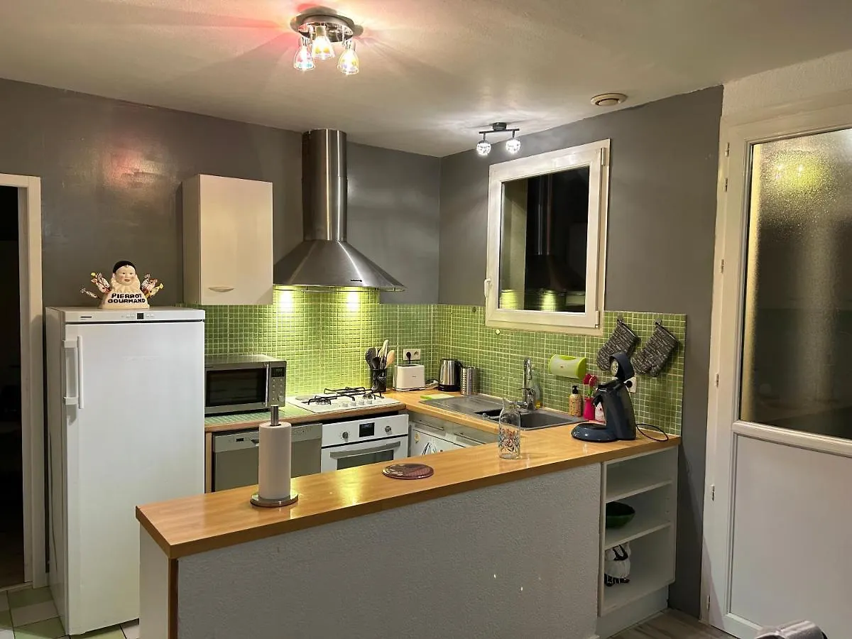 Jolie Villa Independante Climatisee 3 Chambres Tout Confort 6 Couchages, Piscine Chauffee 4 X 8 Disponible Selon Meteo De Mai A Fin Septembre, Jacuzzi 4 Places, Boulodrome Eclaire, Ping-Pong, Wifi, Proche Commerces Animaux Domestiques Sur Demande Bretenoux