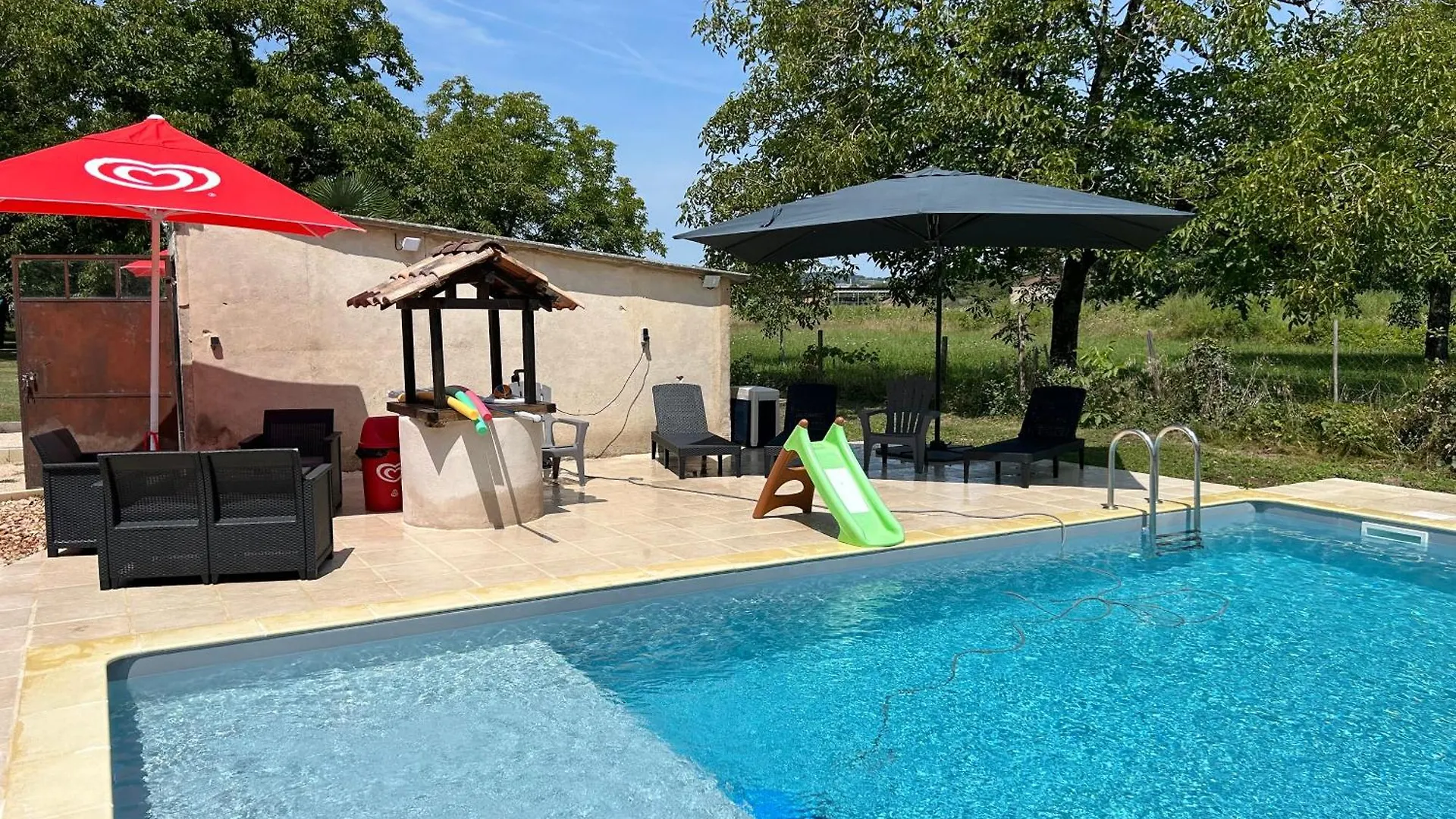 Jolie Villa Independante Climatisee 3 Chambres Tout Confort 6 Couchages, Piscine Chauffee 4 X 8 Disponible Selon Meteo De Mai A Fin Septembre, Jacuzzi 4 Places, Boulodrome Eclaire, Ping-Pong, Wifi, Proche Commerces Animaux Domestiques Sur Demande Bretenoux
