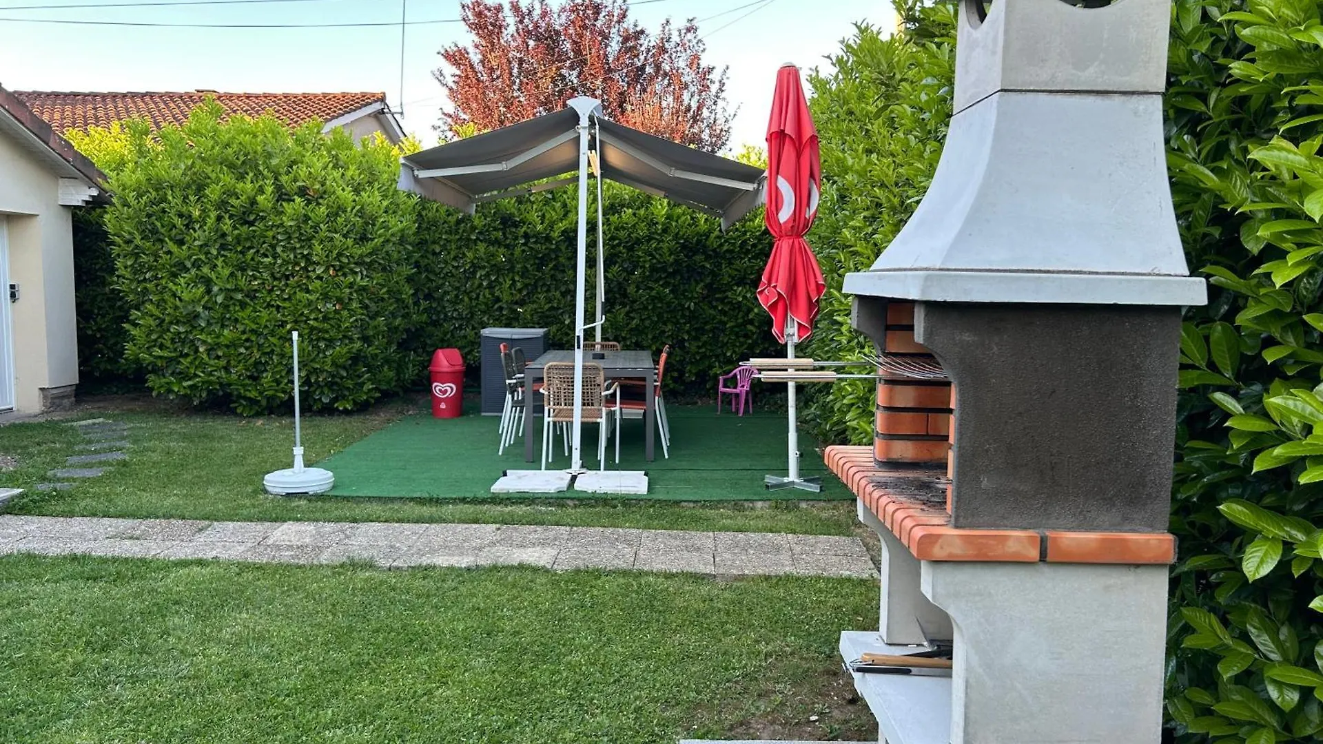 Jolie Villa Independante Climatisee 3 Chambres Tout Confort 6 Couchages, Piscine Chauffee 4 X 8 Disponible Selon Meteo De Mai A Fin Septembre, Jacuzzi 4 Places, Boulodrome Eclaire, Ping-Pong, Wifi, Proche Commerces Animaux Domestiques Sur Demande Bretenoux Γαλλία